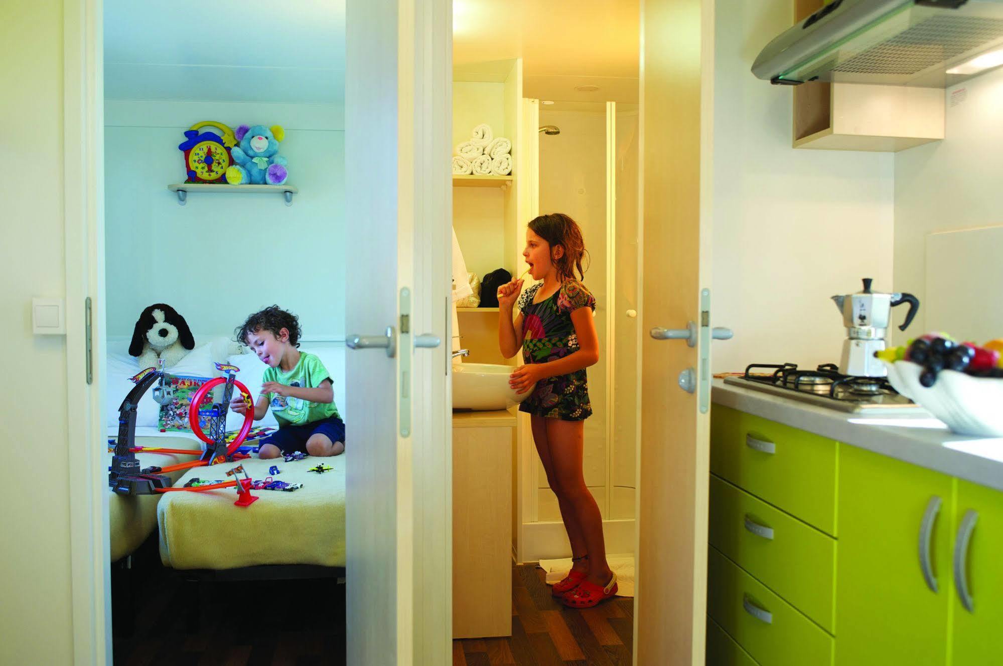 Aminess Sirena - Holiday Homes Classic Novigrad  Екстер'єр фото